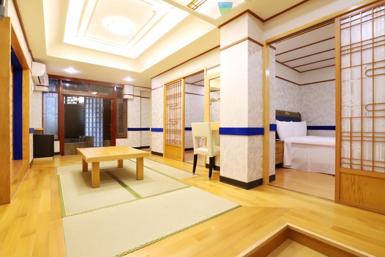 Phoenix Pavilion Hot Spring Hotel Taipei Exterior photo